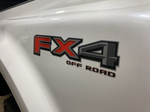 Used 2026 Ford F450 Platinum w/ FX4 Off-Road Package AWD/4WD image 31
