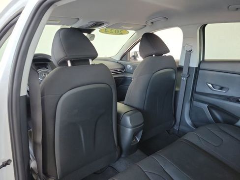 Used 2024 Hyundai Elantra SE image 20