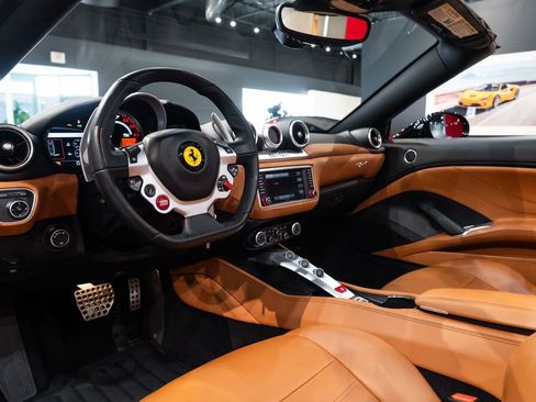 Certified 2017 Ferrari California T RWD image 25