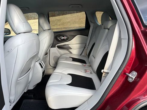 Used 2021 Jeep Cherokee Latitude Plus image 23