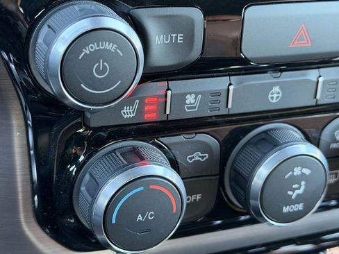 Used 2022 RAM 1500 Limited w/ Bed Utility Group image 29