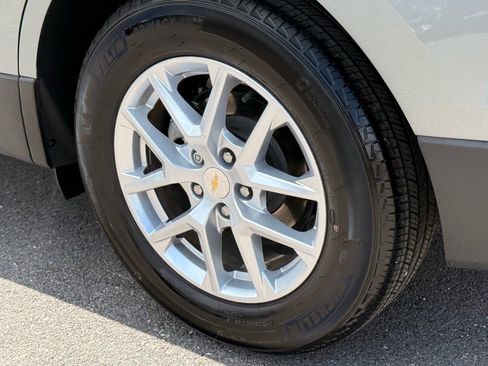 Used 2023 Chevrolet Equinox LS w/ LS Convenience Package image 17