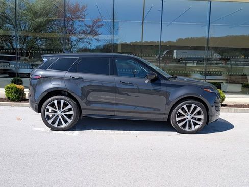 Certified 2025 Land Rover Range Rover Evoque Dynamic SE AWD/4WD image 8