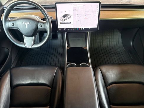 Used 2019 Tesla Model 3 Standard Range RWD image 18