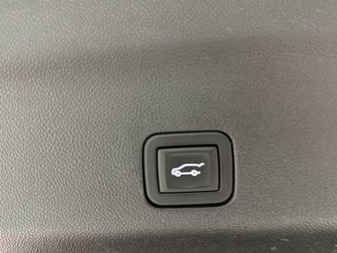 Used 2024 GMC Yukon Denali AWD/4WD image 33