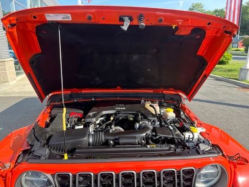 Used 2018 Jeep Wrangler Unlimited Sahara AWD/4WD image 18