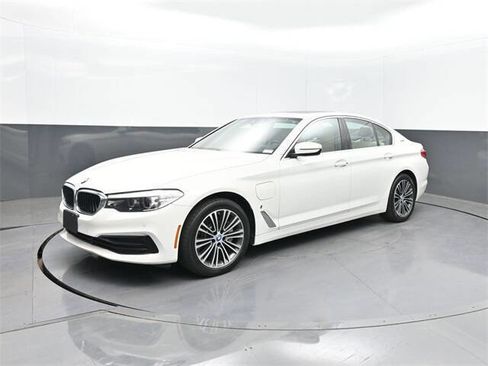 Used 2019 BMW 530e xDrive w/ Convenience Package image 1