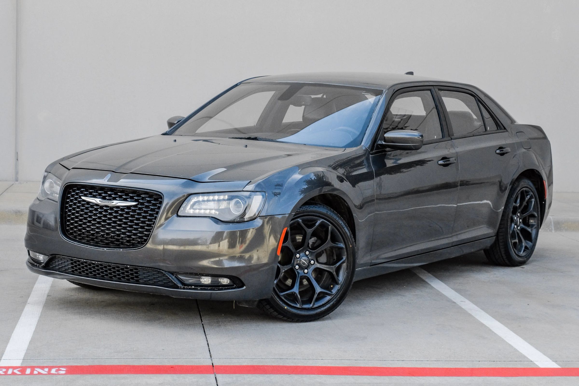 Used 2019 Chrysler 300 S RWD image 13