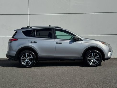 Used 2016 Toyota RAV4 XLE AWD/4WD image 8