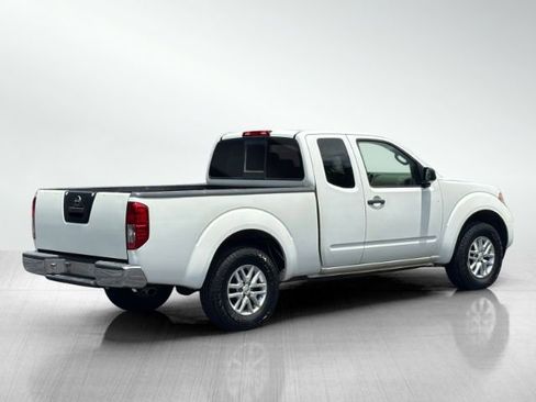 Used 2015 Nissan Frontier SV image 6