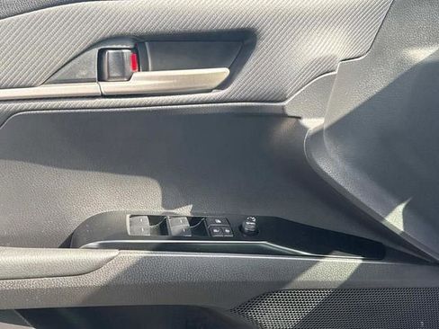 Used 2025 Toyota Camry SE w/ Convenience Package image 71