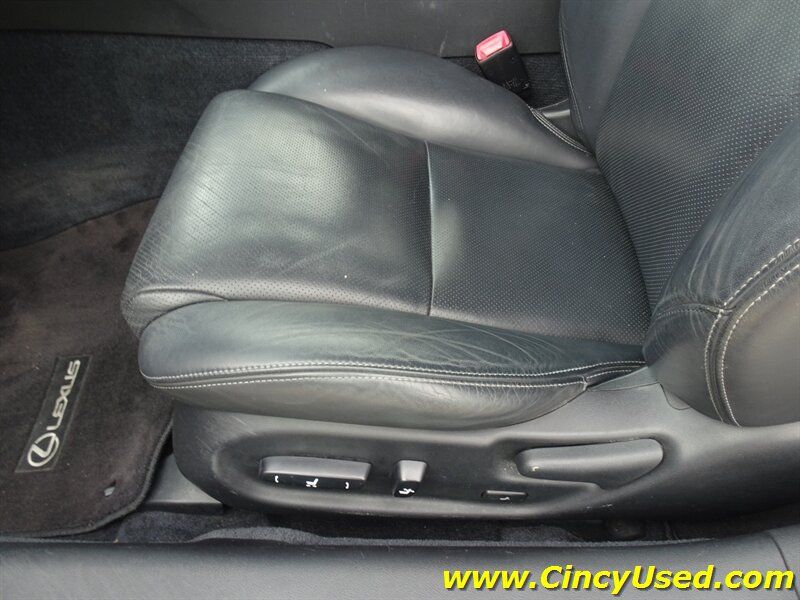 Used 2010 Lexus IS 250C w/ Luxury Pkg RWD image 32