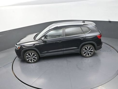 Used 2024 Volkswagen Taos SE FWD image 25
