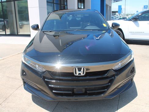 Used 2020 Honda Accord Sport image 2