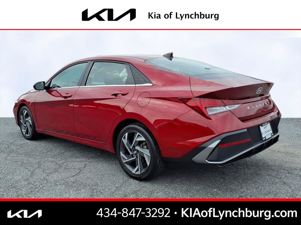 Used 2025 Hyundai Elantra SEL FWD image 6