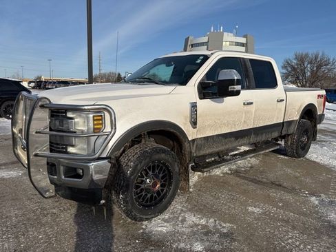 Used 2018 Ford F250 Lariat w/ Chrome Package image 6
