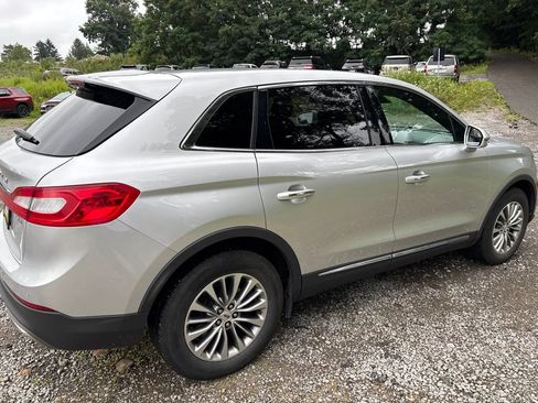 Used 2018 Lincoln MKX Select w/ Select Plus Package AWD/4WD image 4
