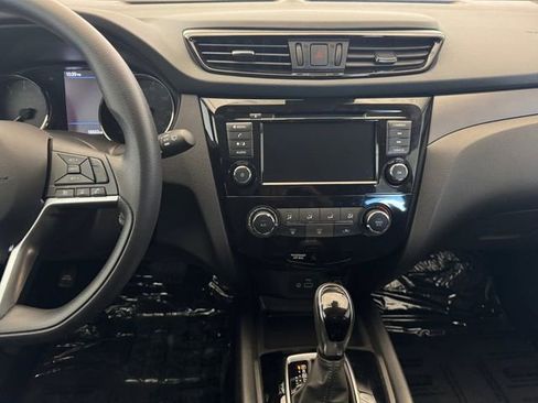 Used 2020 Nissan Rogue Sport S w/ Appearance Package image 3
