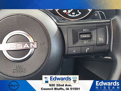 Used 2024 Nissan Pathfinder S AWD/4WD image 25