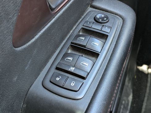 Used 2020 Chrysler Pacifica Touring-L FWD image 20