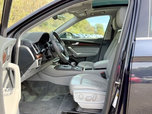 Used 2020 Audi Q5 2.0T Premium w/ Convenience Package image 8