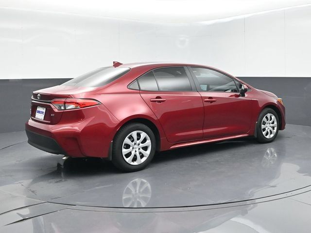 Used 2025 Toyota Corolla LE FWD image 8