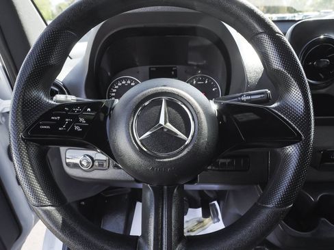 Used 2025 Mercedes-Benz Sprinter 2500 image 14