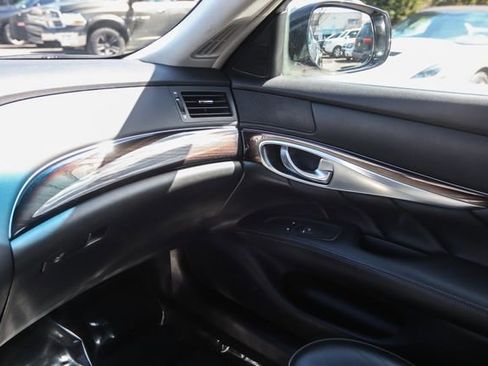 Used 2016 INFINITI Q70 L 3.7 w/ Deluxe Touring Package image 23