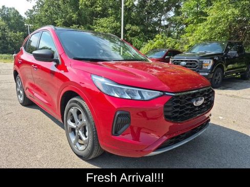 Used 2023 Ford Escape ST-Line w/ Tech Pack #1 AWD/4WD image 1