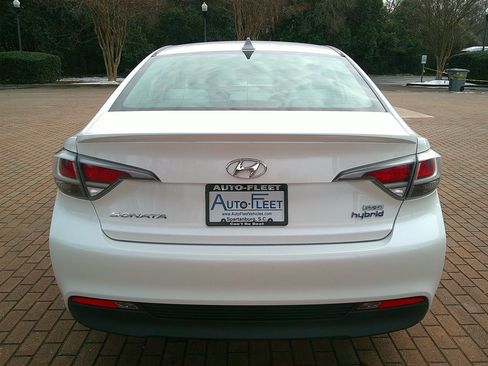 Used 2017 Hyundai Sonata Plug-IN Hybrid image 6