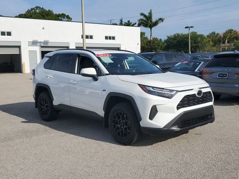 Used 2024 Toyota RAV4 XLE w/ Convenience Package FWD image 2