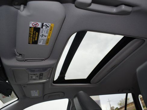 Used 2020 Toyota RAV4 Limited image 19