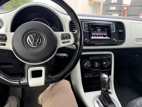 Used 2018 Volkswagen Beetle 2.0T FWD image 3