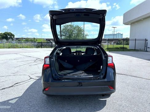 Used 2019 Toyota Prius LE AWD/4WD image 21