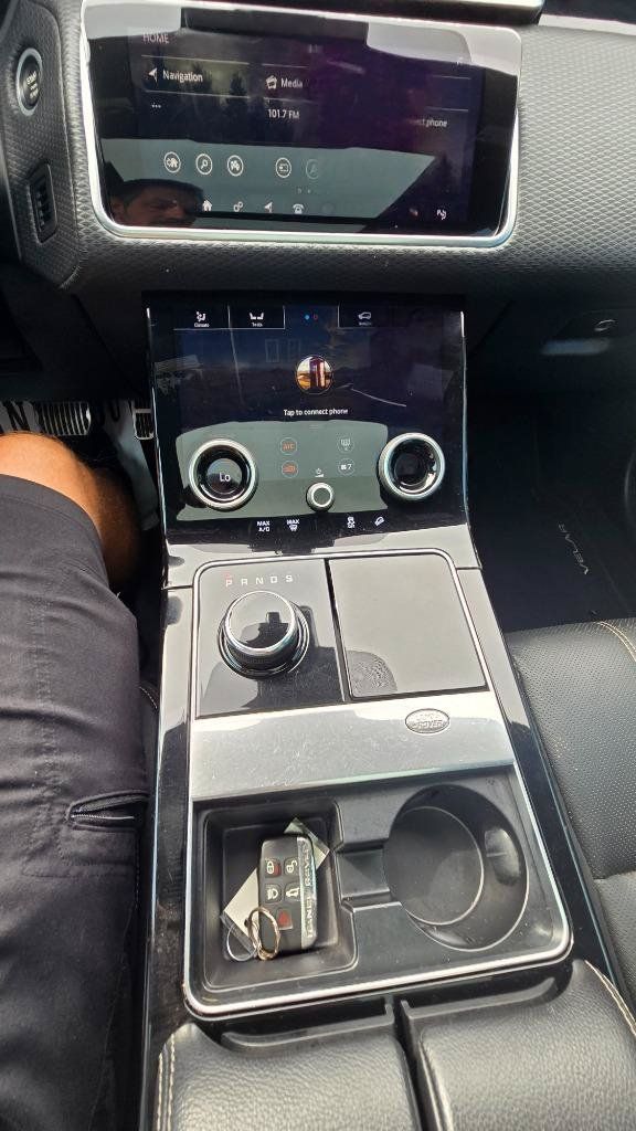 Used 2019 Land Rover Range Rover Velar R-Dynamic SE AWD/4WD image 23