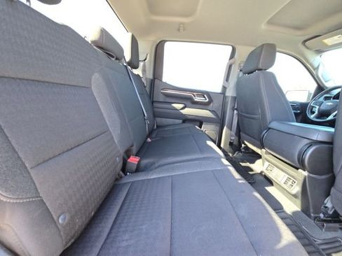 Used 2023 Chevrolet Silverado 1500 LT AWD/4WD image 16