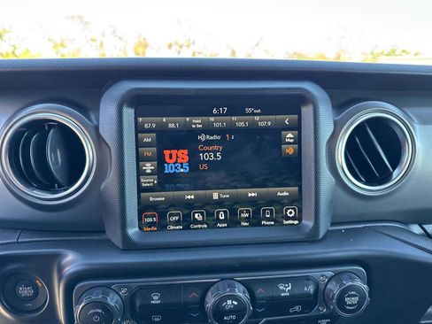 Used 2022 Jeep Wrangler Unlimited Rubicon 4xe image 26