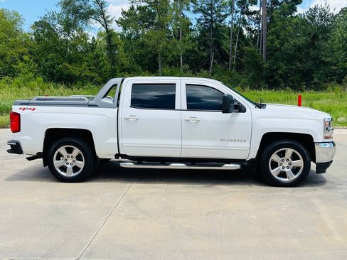 Used 2017 Chevrolet Silverado 1500 LT w/ High Desert Package AWD/4WD image 8