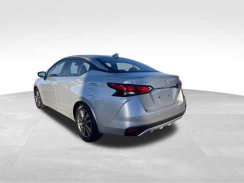 Used 2023 Nissan Versa SV image 8