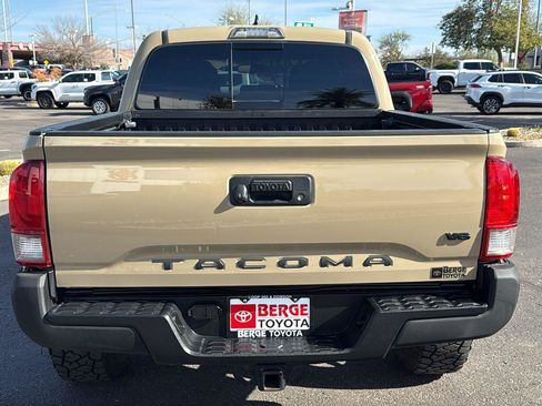 Used 2017 Toyota Tacoma TRD Off-Road w/ Tow Package (A/T) image 6