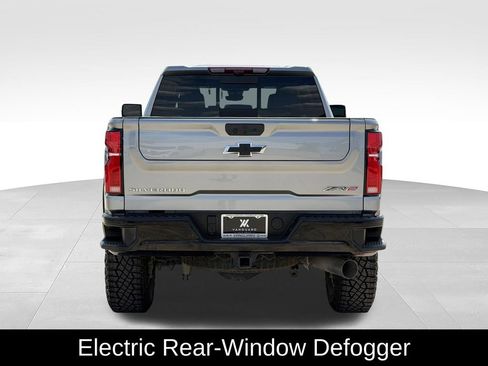 Used 2025 Chevrolet Silverado 2500 ZR2 w/ Technology Package AWD/4WD image 8