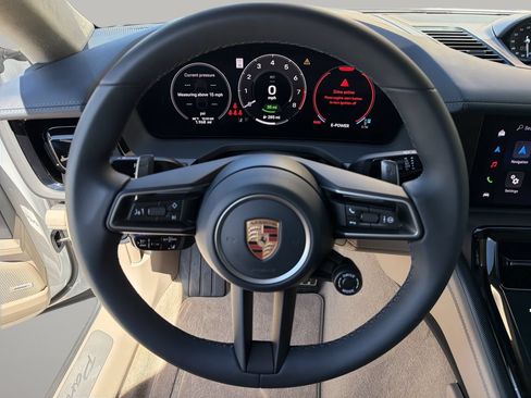 Used 2026 Porsche Panamera 4 E-Hybrid AWD/4WD image 31