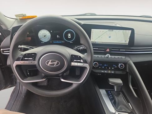 Used 2024 Hyundai Elantra SEL FWD image 10