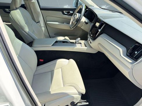 Certified 2023 Volvo XC60 B5 Ultimate w/ Climate Package AWD/4WD image 30