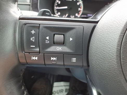 Used 2022 Nissan Pathfinder SL FWD image 21