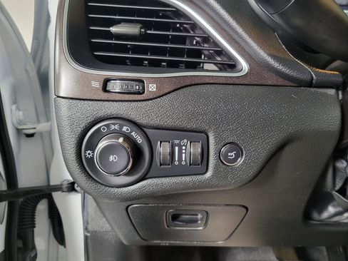 Used 2022 Jeep Cherokee Trailhawk w/ Sound & Nav Group image 31