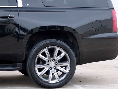 Used 2017 Chevrolet Suburban LT image 25