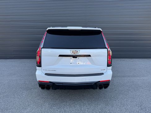 Used 2025 Cadillac Escalade V image 10