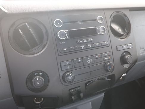 Used 2014 Ford F250 XL w/ Power Equipment Group RWD image 17