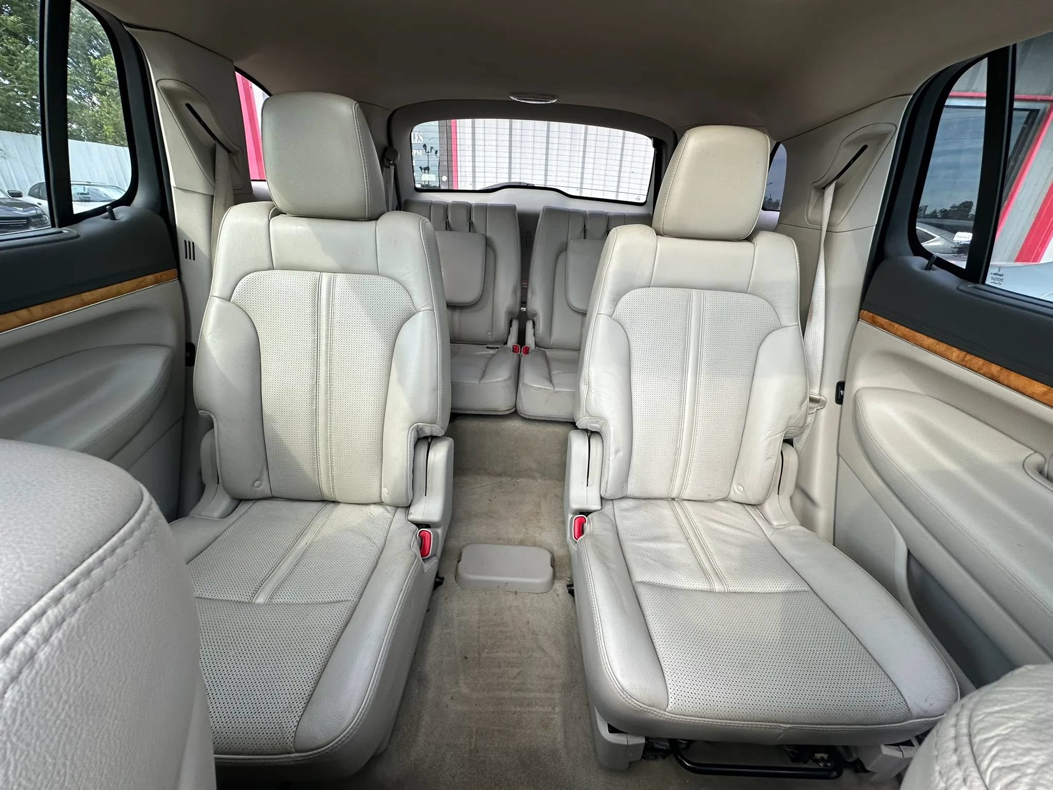 Used 2012 Lincoln MKT AWD image 16
